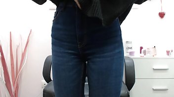 lolli_mary Chaturbate takes off jeans - fully naked cam porn videos