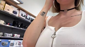 and mrs jeu quand rencontre mec sexy pendant les courses dans xxx onlyfans porn video