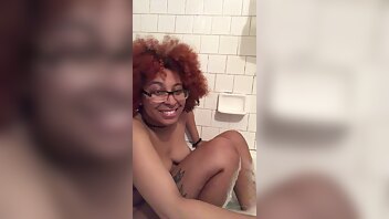 cherryhoneybuns morning lovelies & peasants lol here s an exclusive blooper of the bath vid i sho onlyfans xxx video