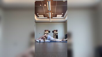 Sophia Diamond Sexy Yoga Stretching Onlyfans Porn Videos