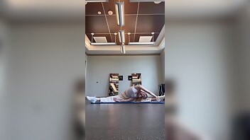 Sophia Diamond Sexy Yoga Stretching Onlyfans Porn Videos