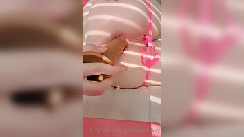 goddesslindsay shy pawg begs u to take her anal virginity!! cambrotv