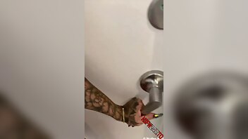 Layna boo was so horny we needed to run to the bathroom so I could get her off! she came so hard in my mouth! snapchat premium 2021/07/26 xxx porn