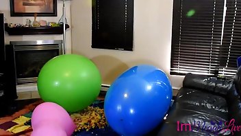 Megan Live FUCKING HUGE BALLOONS | ManyVids Free Porn Videos