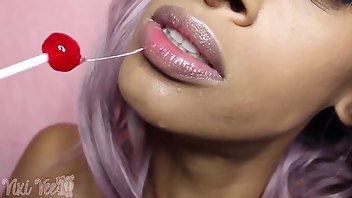 Vixi Vee longue long tongue mouth fetish | ManyVids Free Porn Videos