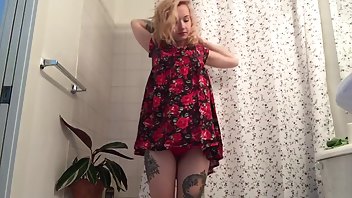 lilkittenluna showerhead orgasms hairy ManyVids Free Porn Videos