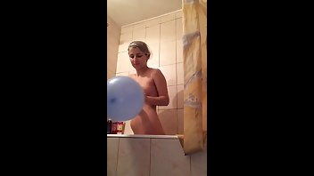 xxvaleryxx ASMR Bath fun balloon ManyVids Free Porn Videos
