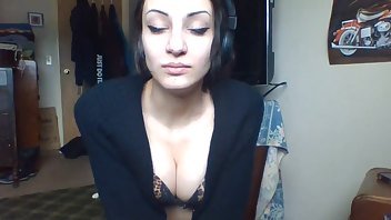 Petite Kitten Honest Rating | ManyVids Free Porn Videos