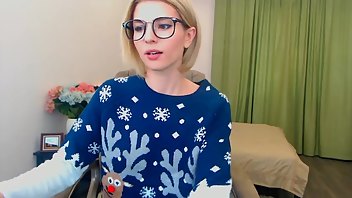 Sweetkira555 hard spanks & ugly sweater Chaturbate webcam video