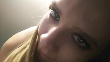 Candie Cane vegas hotel room carpet pee and cum | ManyVids Free Porn Videos