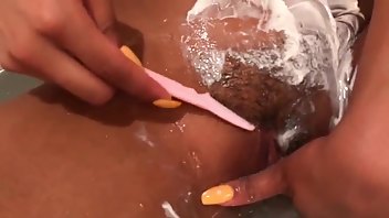 XXXSarah Lace Part pussy shaving video | ManyVids Free Porn Videos
