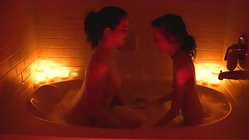 Heather Emilylynne pumpkinspice lesbian bubbly experience ManyVids