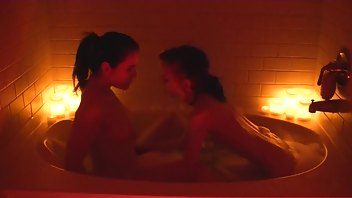 Heather Emilylynne pumpkinspice lesbian bubbly experience ManyVids