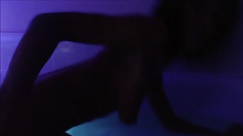 Vixi Vee aqua lounge wet bath fingering | ManyVids Free Porn Videos