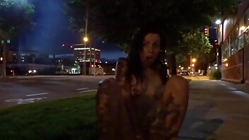 Nicole Niagara Dildo in the Street