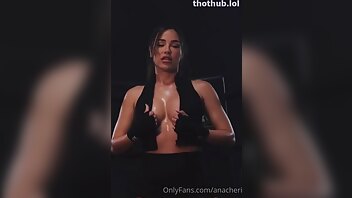 Ana Cheri Boxing